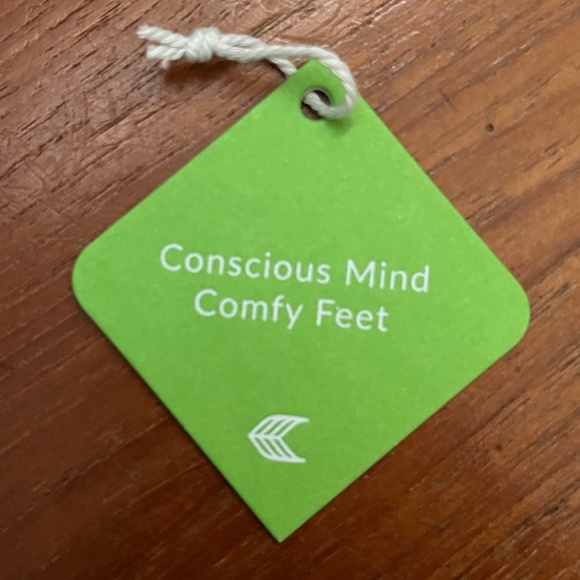 Cariuma IBI Sneaker in Dusty Taupe tone. Very light use  Womens Size 7  Mens 5.5 - Picture 7 of 8